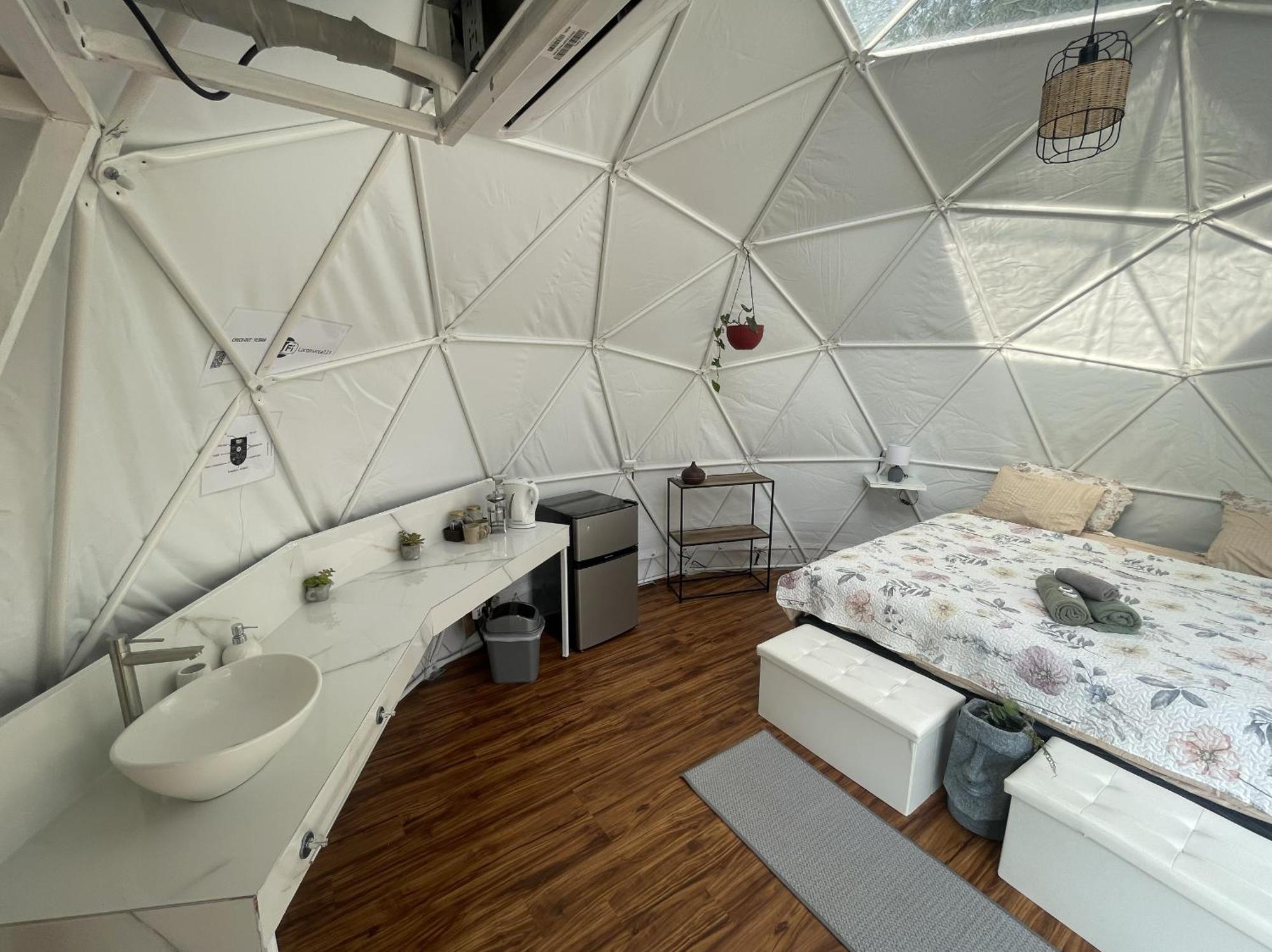 La Comarca River Glamping Dome Near Manuel Antonio Εξωτερικό φωτογραφία